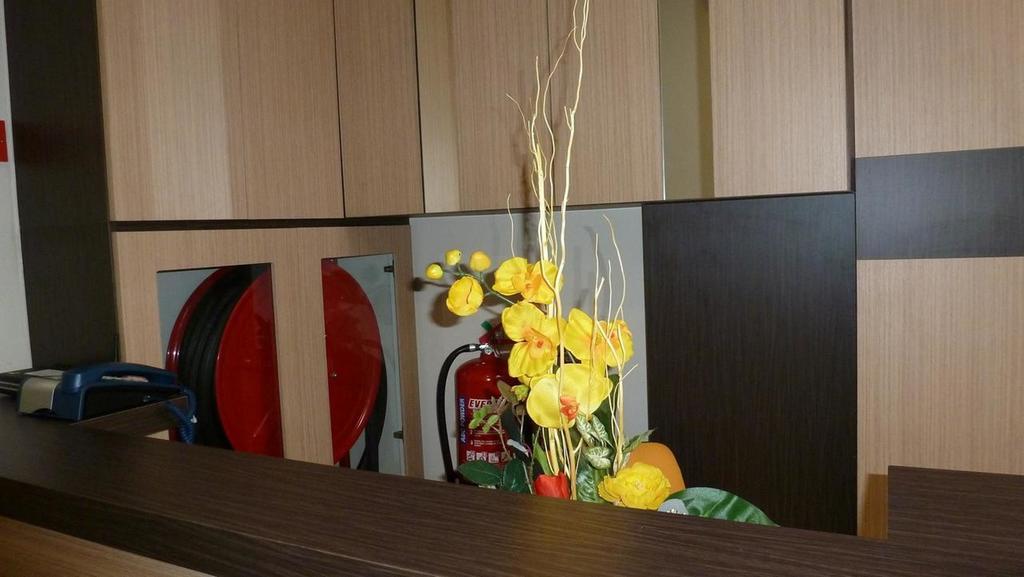 Hong Hotel 2*